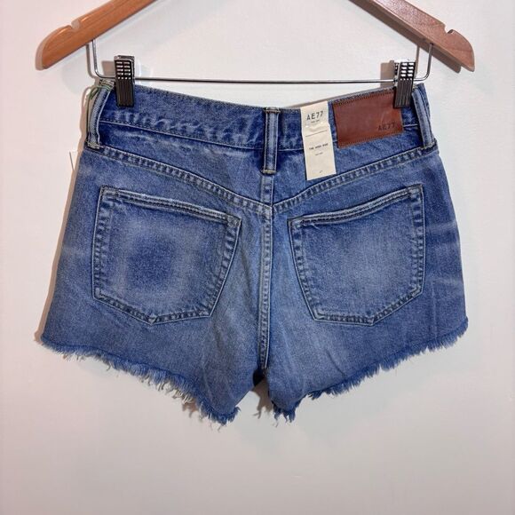 AE77  American Eagle The High Rise Cuff-OFF Medium Wash 27 Jean Shorts NEW - Picture 5 of 13